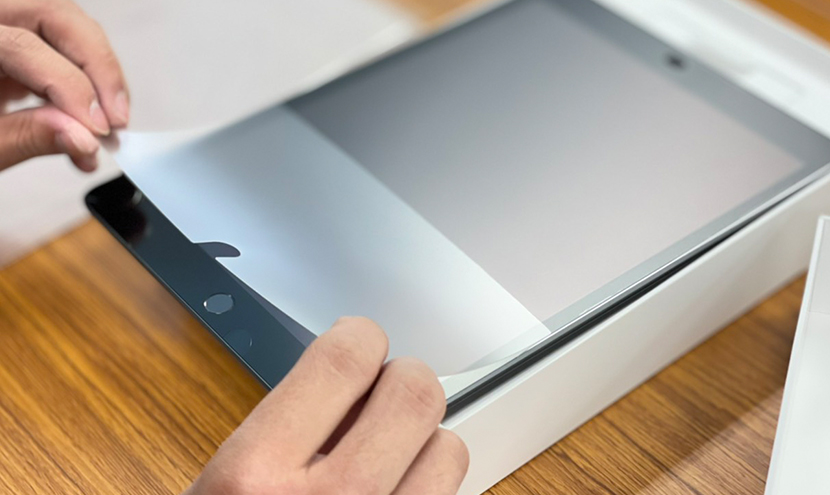 タブレットのフィルム貼りも対応。iPad・タブレット新規・入れ替えキッティング作業なら三恵ネット。