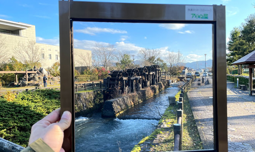 家族連れで楽しめる砺波市チューリップ公園。全国唯一最大の「五連揚水水車」。スッキリ見える網戸は快適ネット。